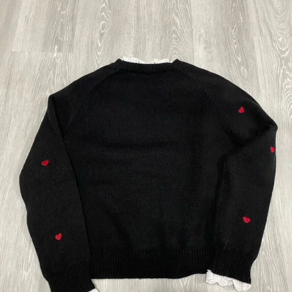 black sweater with heart accents - Picture 4 of 4